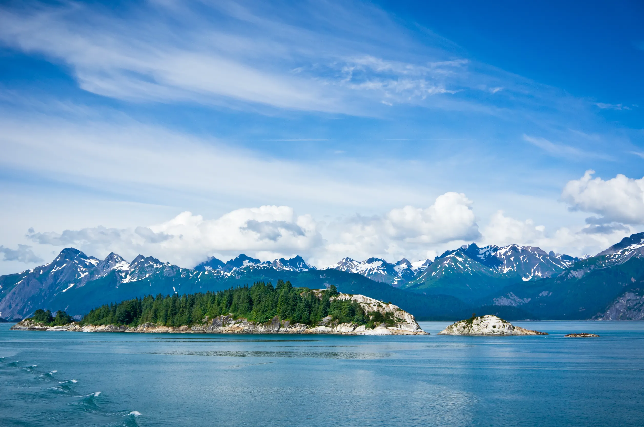 beautiful panorama of mountains in alaska united states