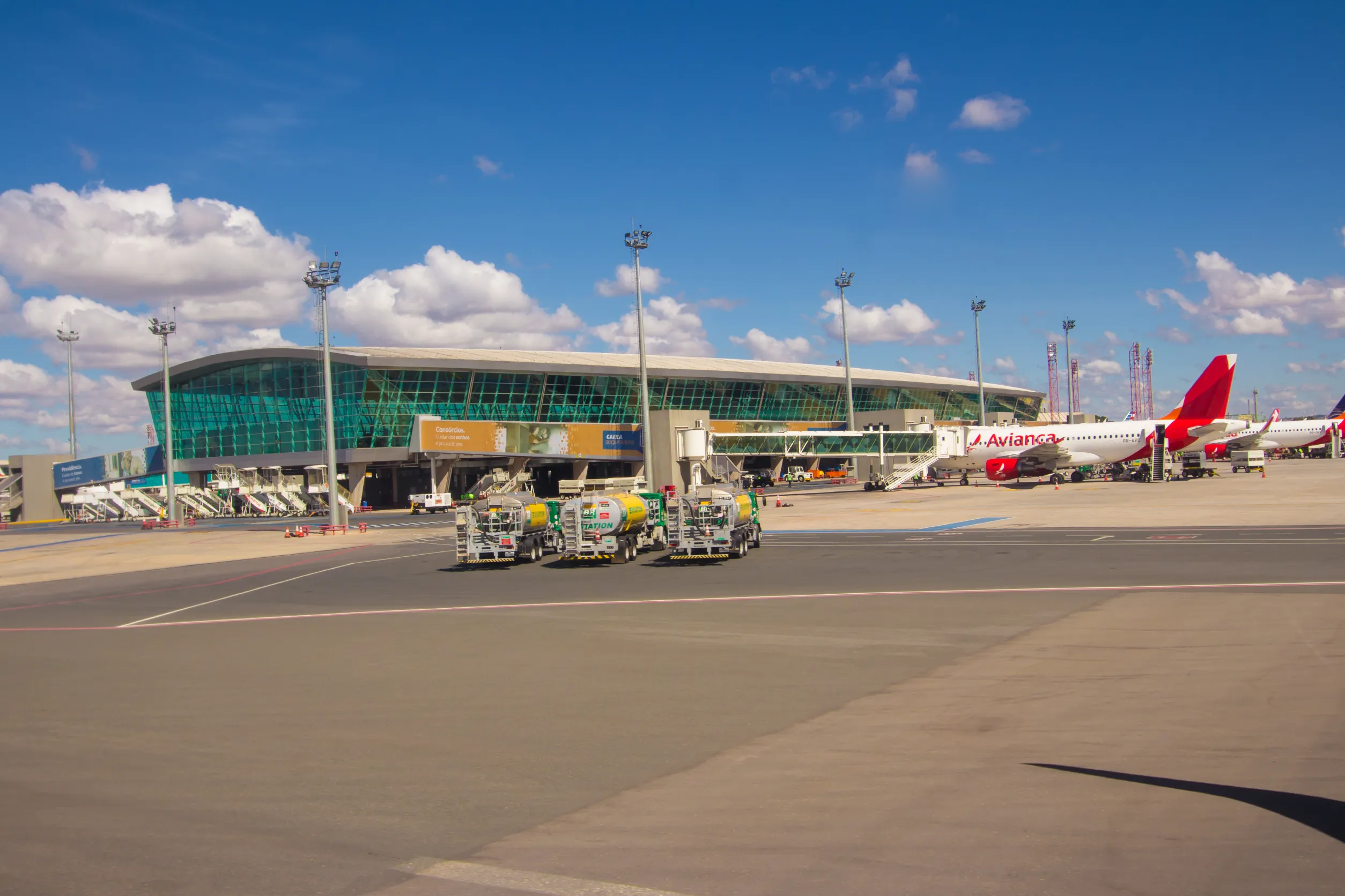 brasilia internacional airport parked aircraft brasilia internacional airport parked aircraft