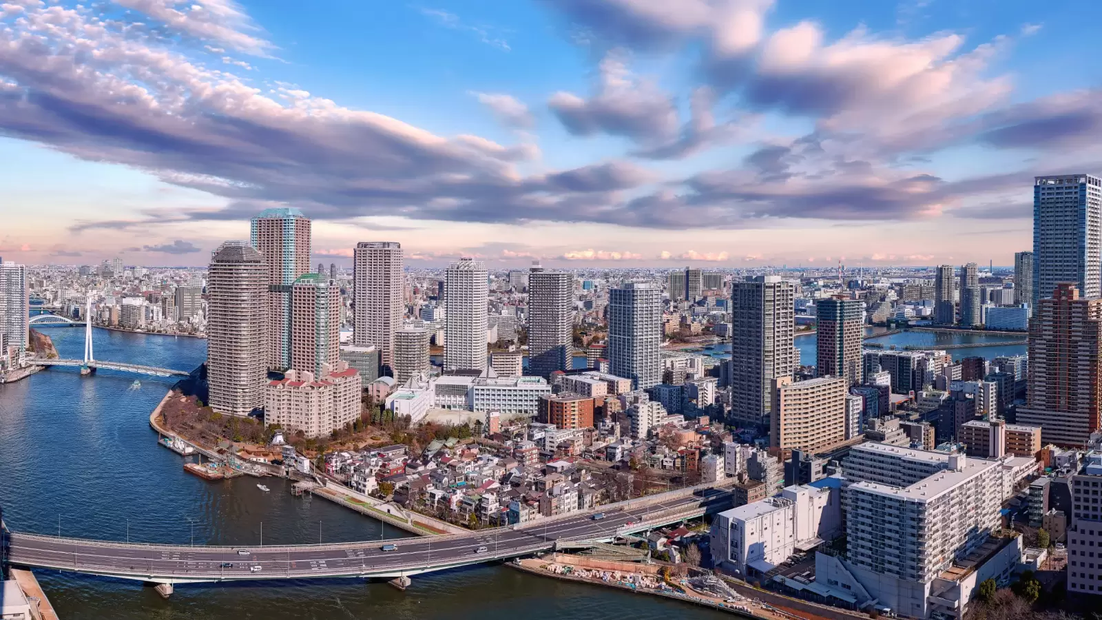 building and tokyo station in tokyo city japan building and tokyo station in tokyo city japan