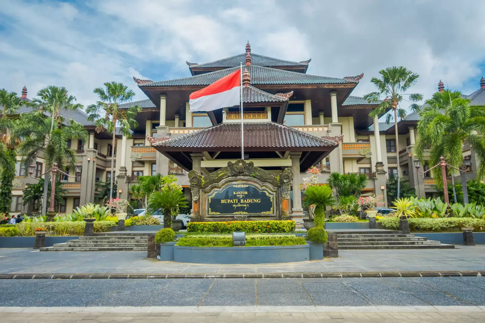 centre building is a goverment office complex building located