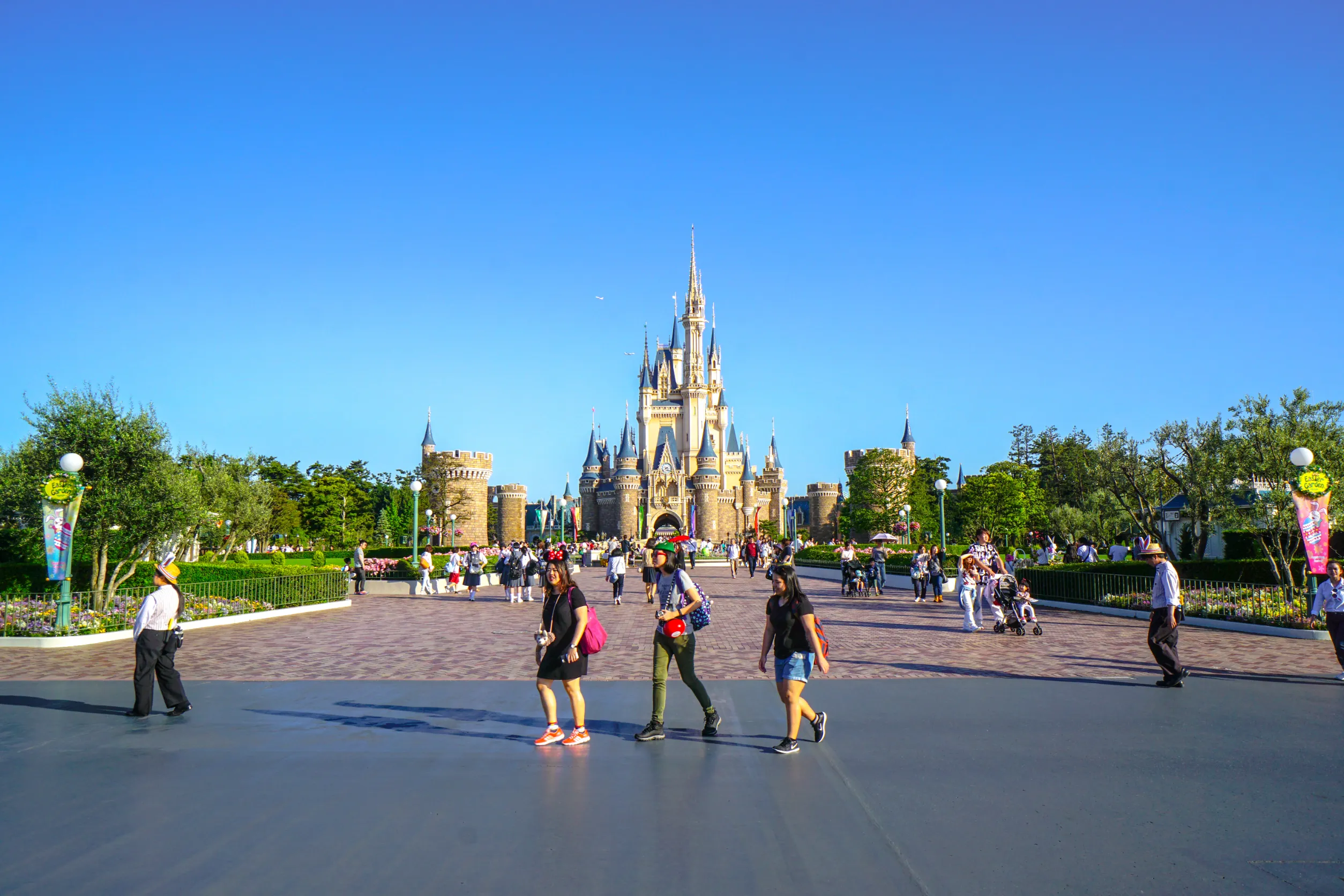 cinderella castle the icon of tokyo disneyland