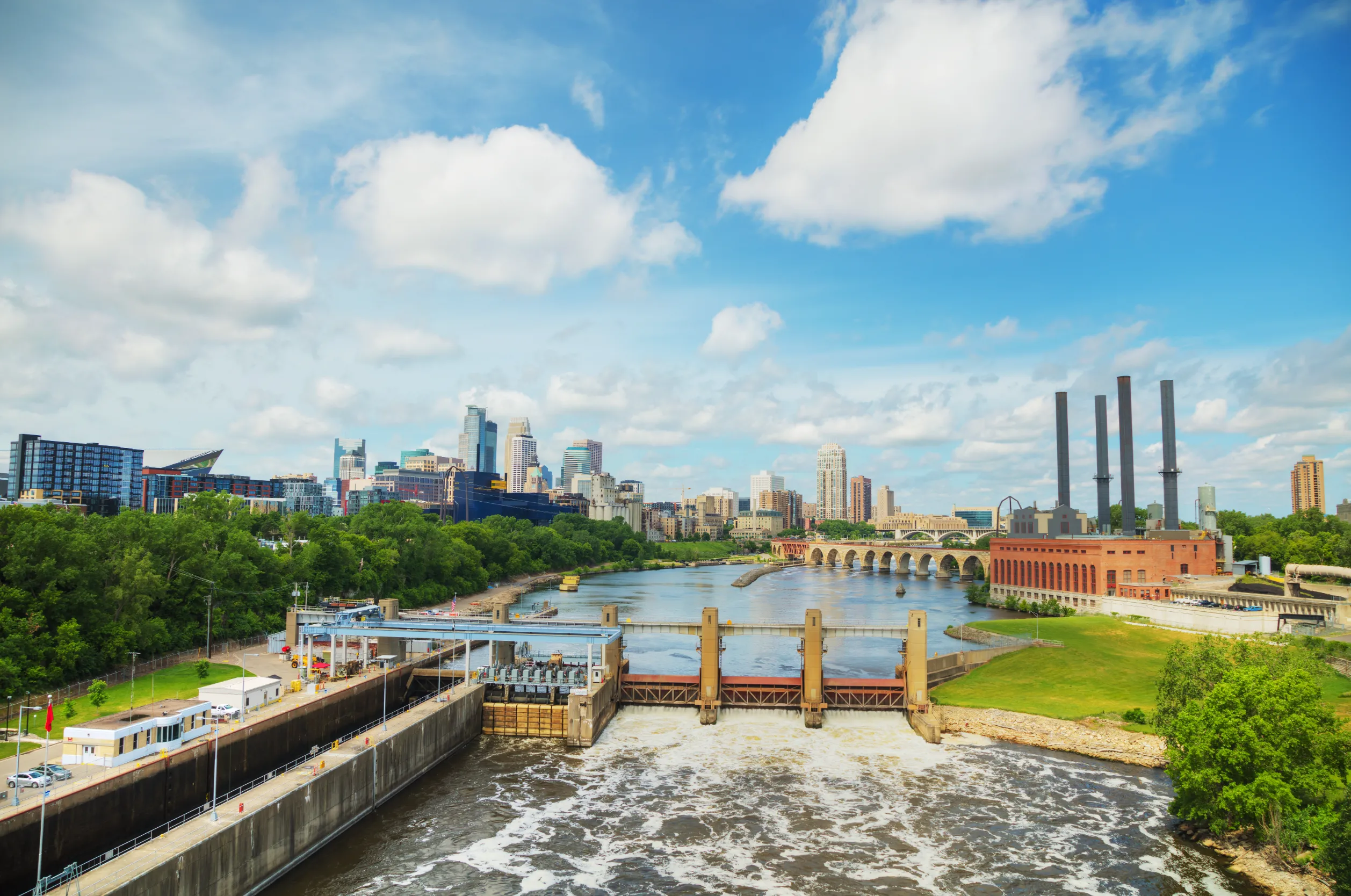 downtown minneapolis minnesota with mississippi river downtown minneapolis minnesota with mississippi river