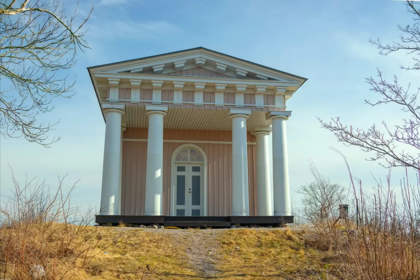 eko temple and this one lies in strangnas in sweden eko temple and this one lies in strangnas in sweden