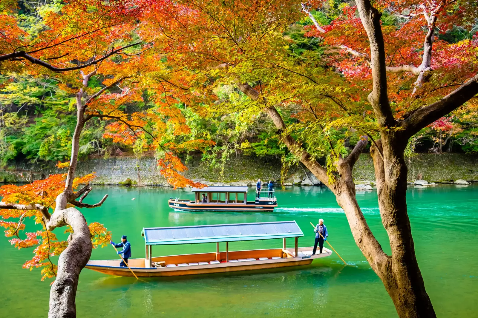 lake in autumn season kyoto japan lake in autumn season kyoto japan