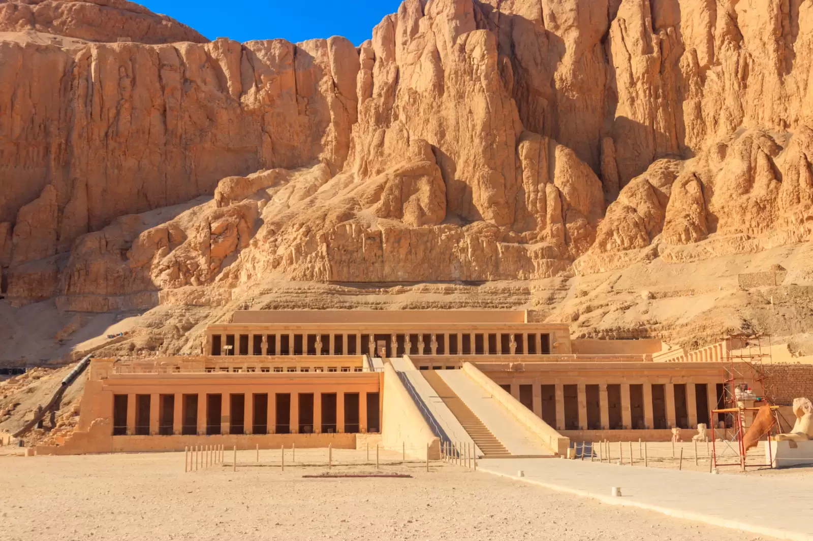 mortuary temple of hatshepsut in luxor egypt mortuary temple of hatshepsut in luxor egypt
