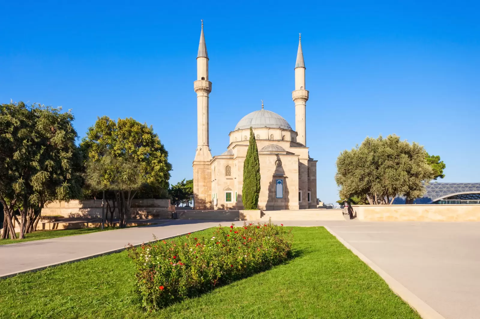 mosque in baku azerbaijan near the martyrs mosque in baku azerbaijan near the martyrs