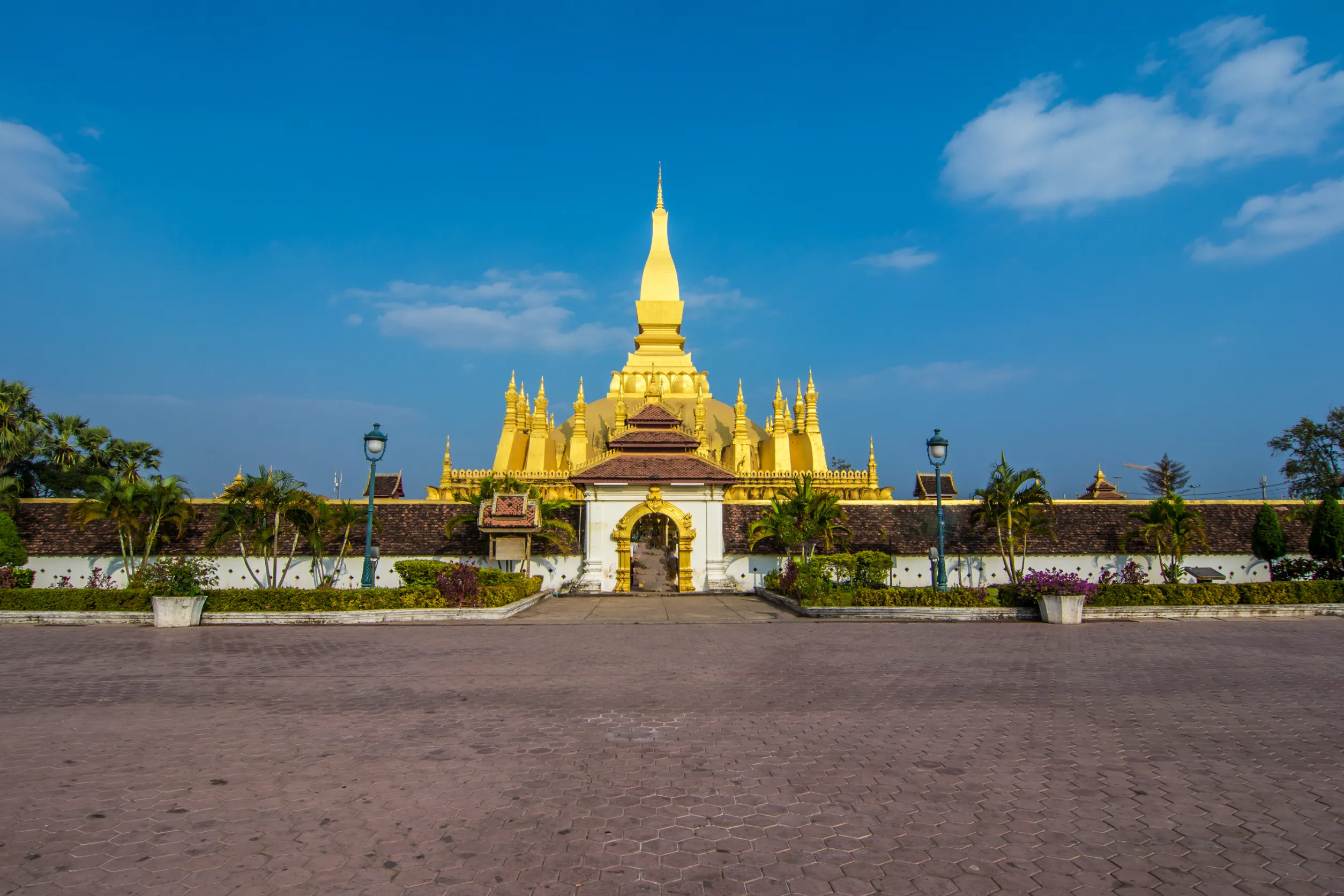 pha that luang great stupa in vientine laos pha that luang great stupa in vientine laos