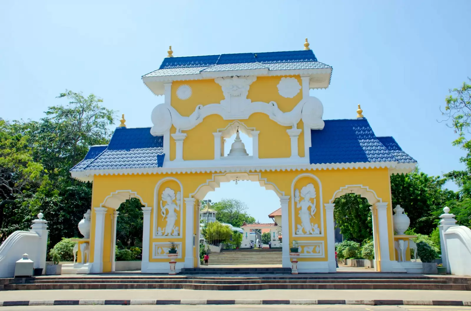 place in the buddhist temple in sri lanka place in the buddhist temple in sri lanka
