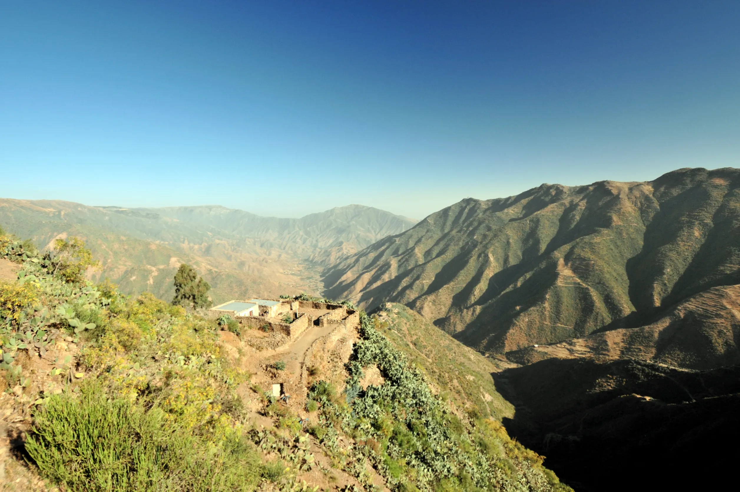 road from asmara to masawa eritrea