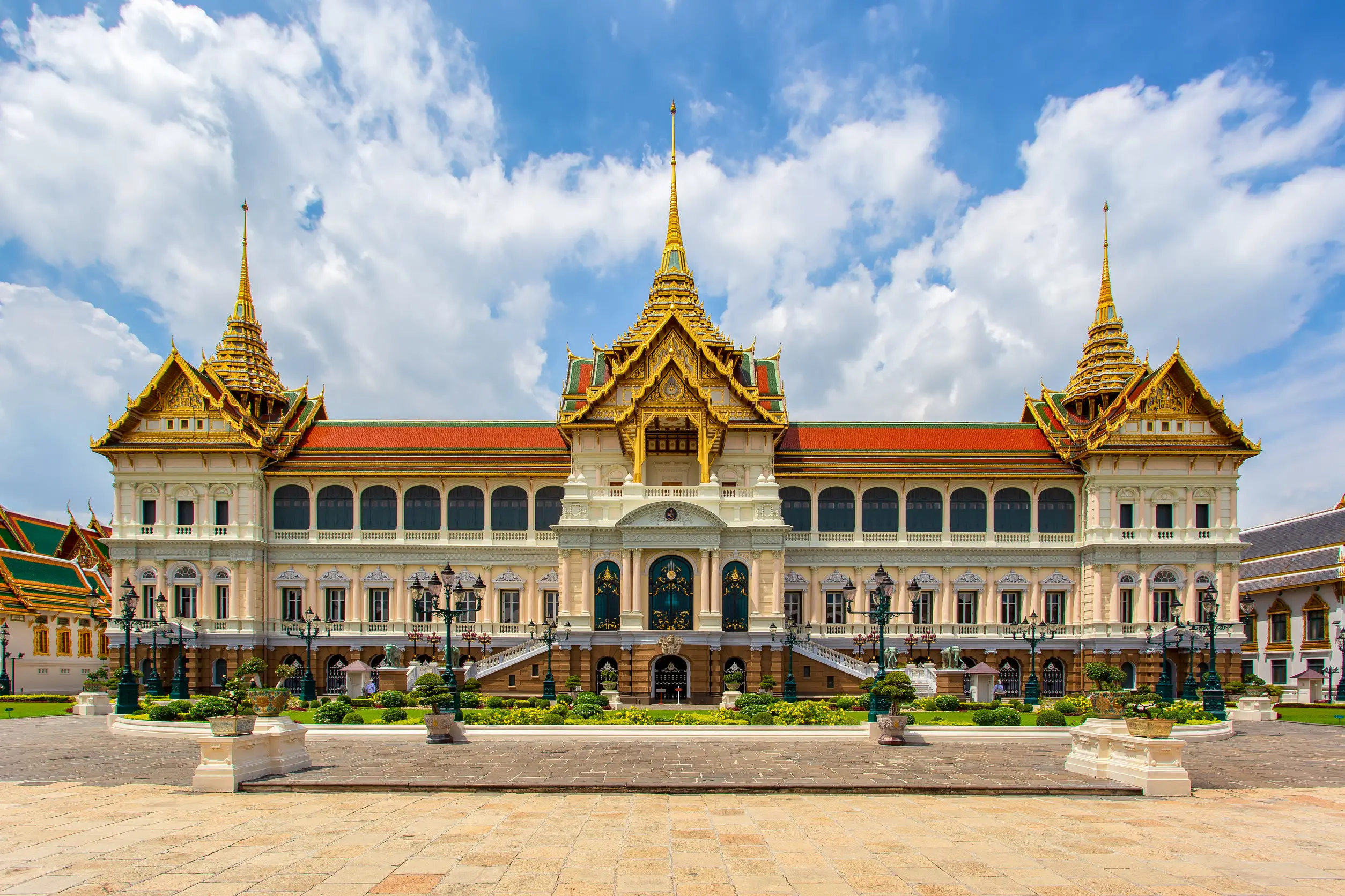 royal grand palace in bangkok