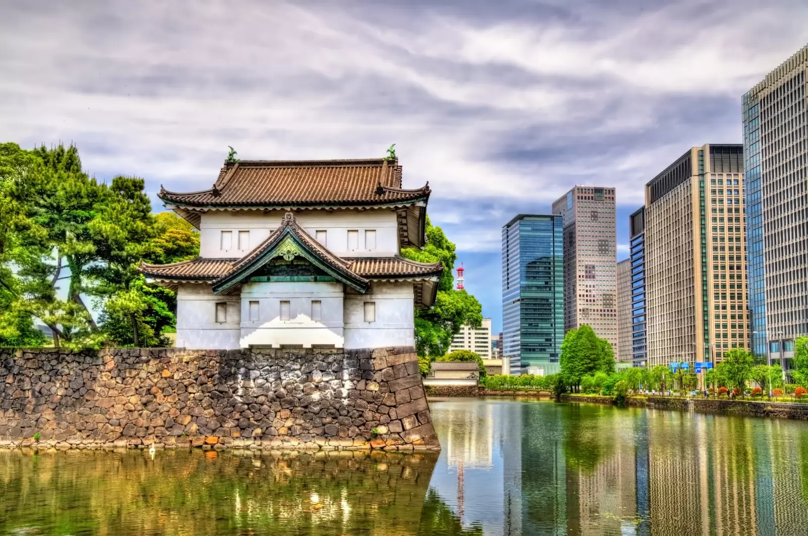 tatsumi yagura a defense tower at the imperial palace tokyo tatsumi yagura a defense tower at the imperial palace tokyo