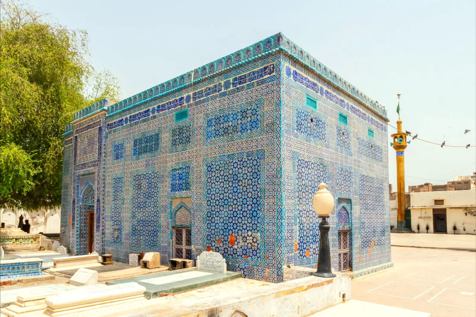 the multan darbar hazrat yousaf shah gardez tomb in quetta pakistan the multan darbar hazrat yousaf shah gardez tomb in quetta pakistan