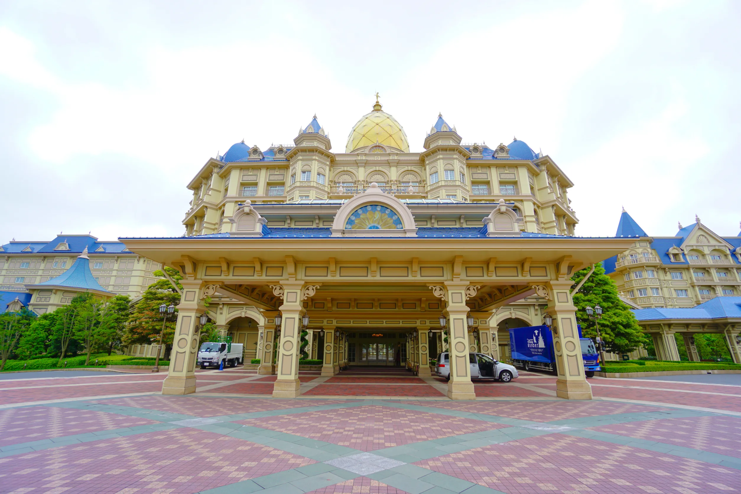 tokyo disneyland hotel located tokyo disneyland hotel located