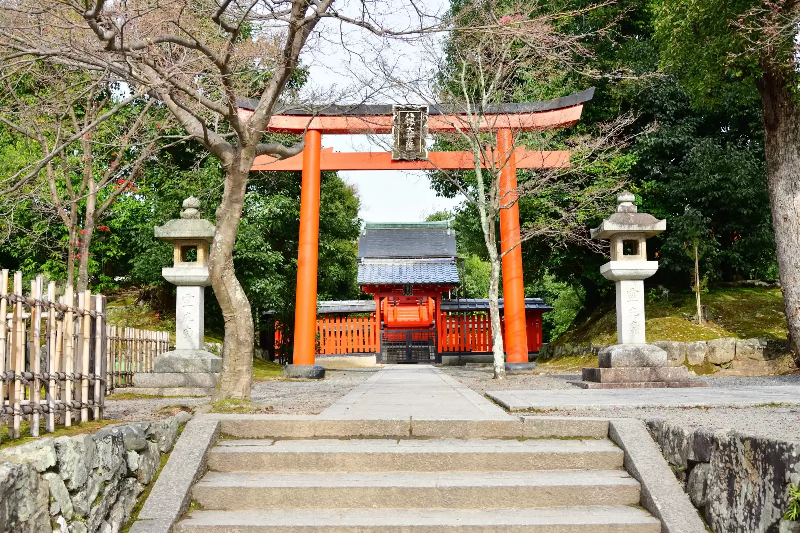 wooden gate in tenryuji heritage temple at kyoto japan wooden gate in tenryuji heritage temple at kyoto japan